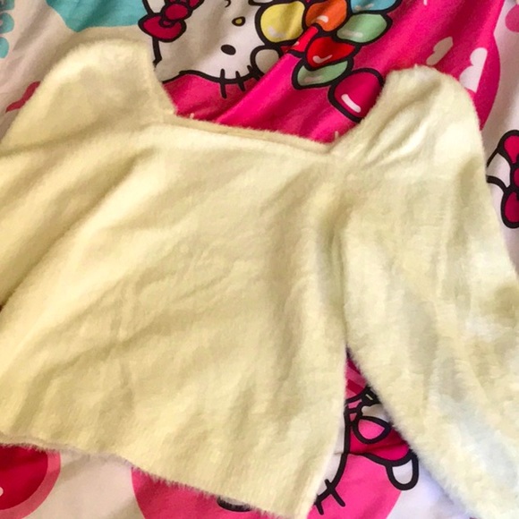 Fuzzy White Sweater Sz M - Picture 2 of 8